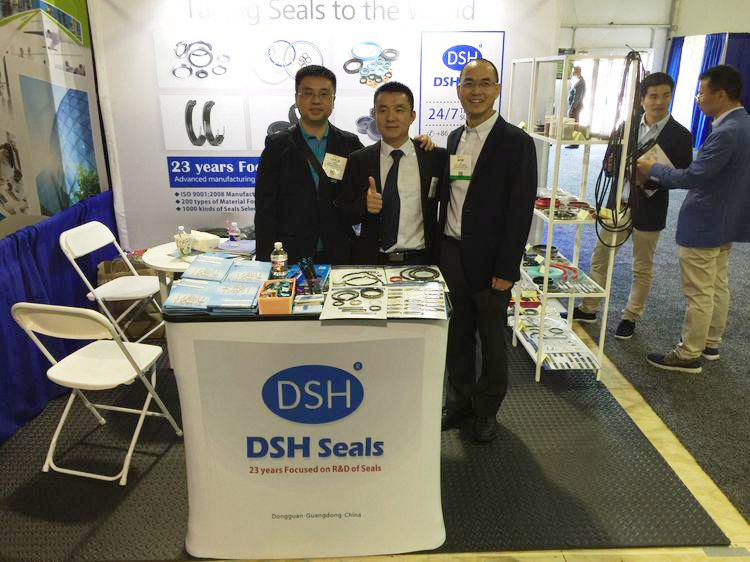 12誠摯的感謝：嘉諾集團雷董、上海嘉諾密封陳總親臨東晟密封展會現場指導工作！