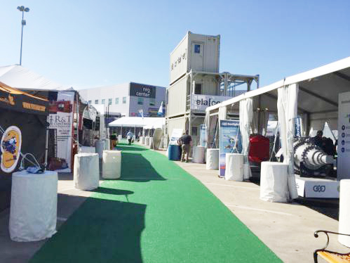 20下午1730陽光燦爛中的室外展區！