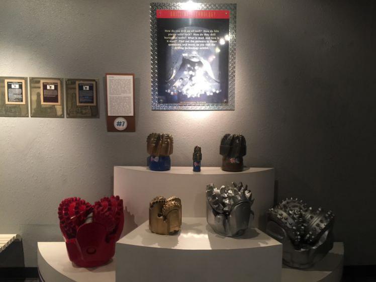 采油利器之十：勘探鉆井采油平臺上專用的：各種鉆具，鉆頭！