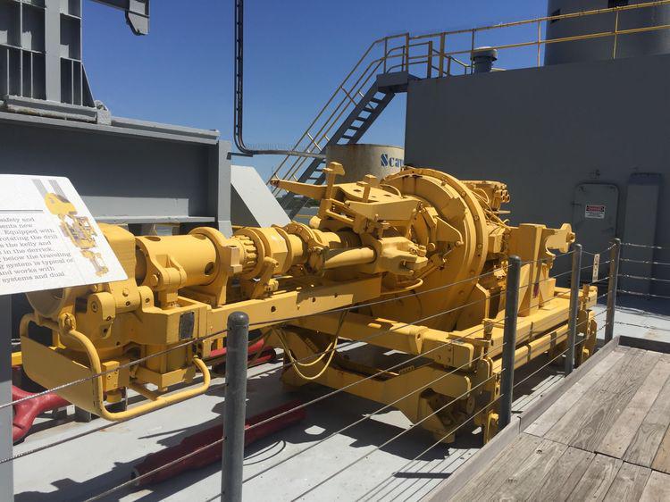 采油勘探鉆井平臺上的：動力傳動系統設備！