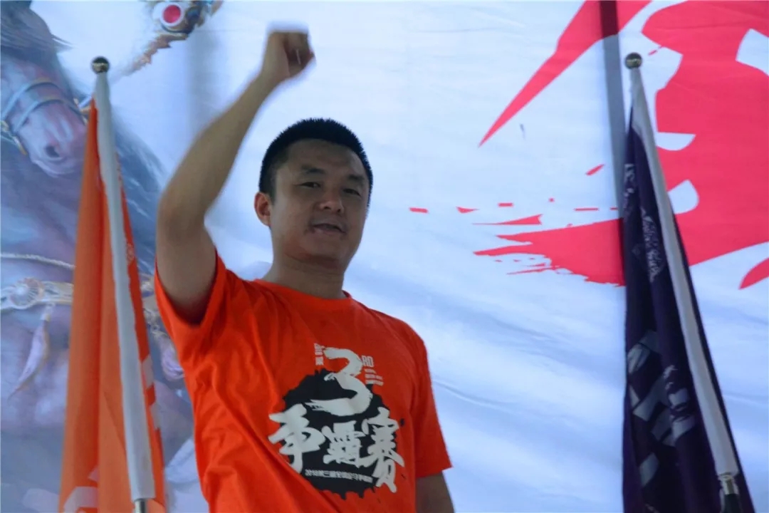 東晟網絡營銷團隊參加活動的照片及風采