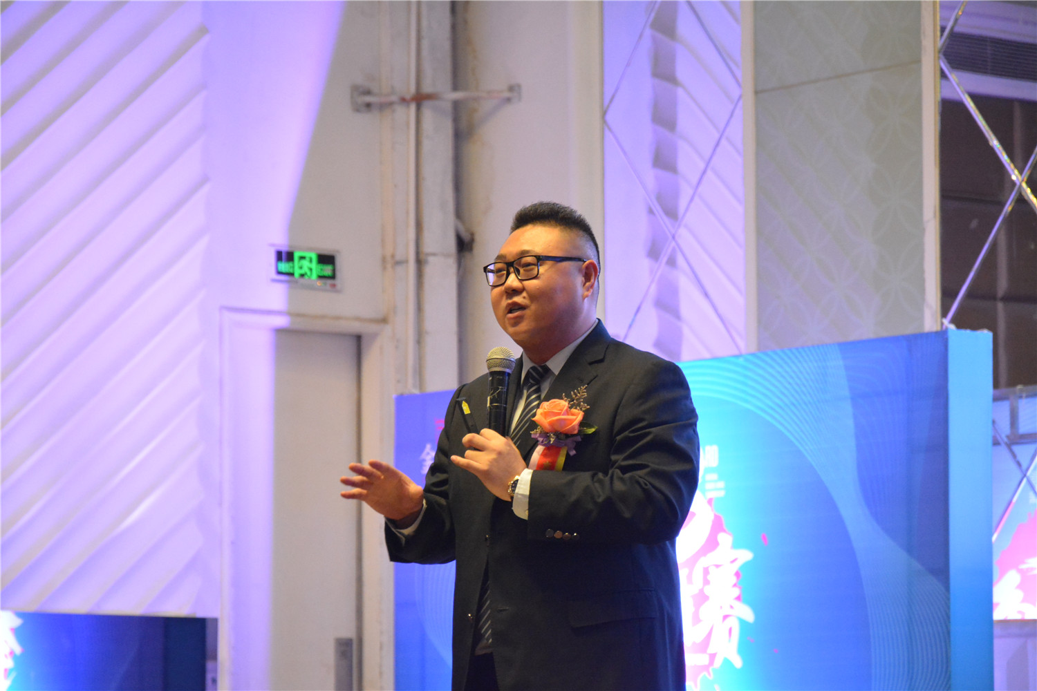 2傲馬系統(tǒng)集團創(chuàng)始人兼董事長何承翰老師及“傲馬網(wǎng)絡(luò)營銷工具網(wǎng)”的分享 2傲馬系統(tǒng)集團創(chuàng)始人兼董事長何承翰老師及“傲馬網(wǎng)絡(luò)營銷工具網(wǎng)”的分享