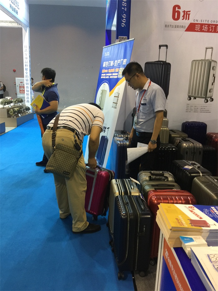 你不到現(xiàn)場是很難體會(huì)到，原來我們的箱包是那么的時(shí)尚好看的哦！