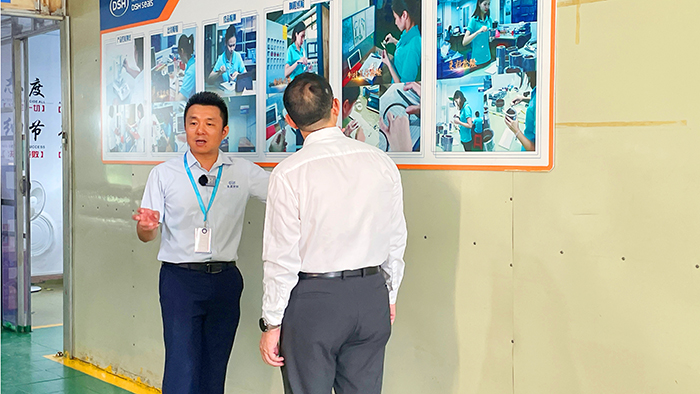 2質(zhì)檢部與倉庫牛商央視財(cái)經(jīng)評論員單仁與東晟密封件胡燕林  (1)