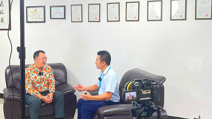 4牛商央視財(cái)經(jīng)評論員單仁采訪東晟密封件胡燕林